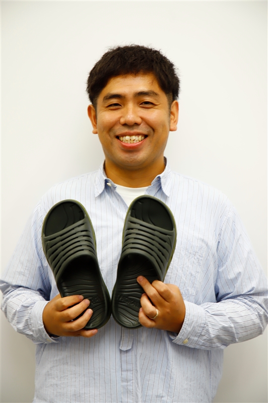 2019/12/10「いつまでも元気でいてほしいお父さん」に贈りたい「HOKAONEONEのリカバリーサンダル」