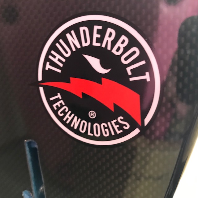 [吉祥寺　サーフィン]ボードデザインの奥行を持たせる「THUNDERBOLT Technolgies」のテクノロジー