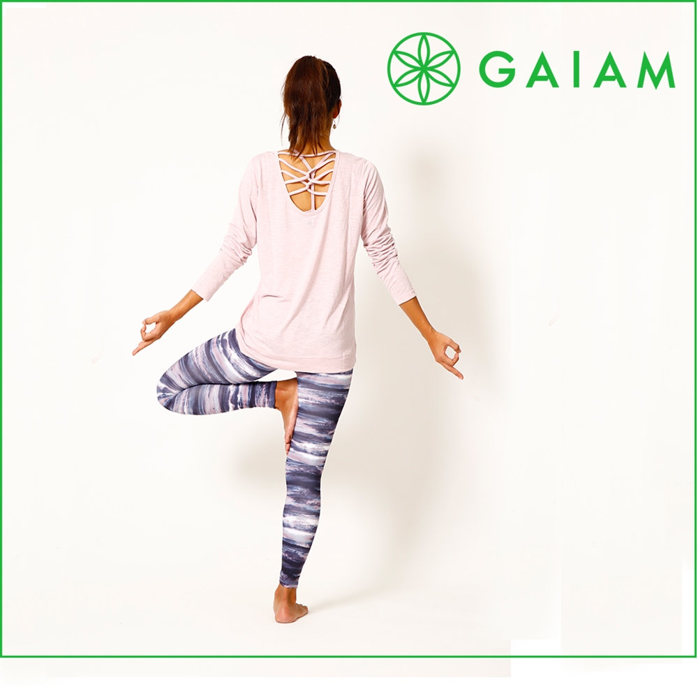 柄抑えめのカラーブロッキングデザインが新鮮！ 《GAIAM》のホリデーコレクション