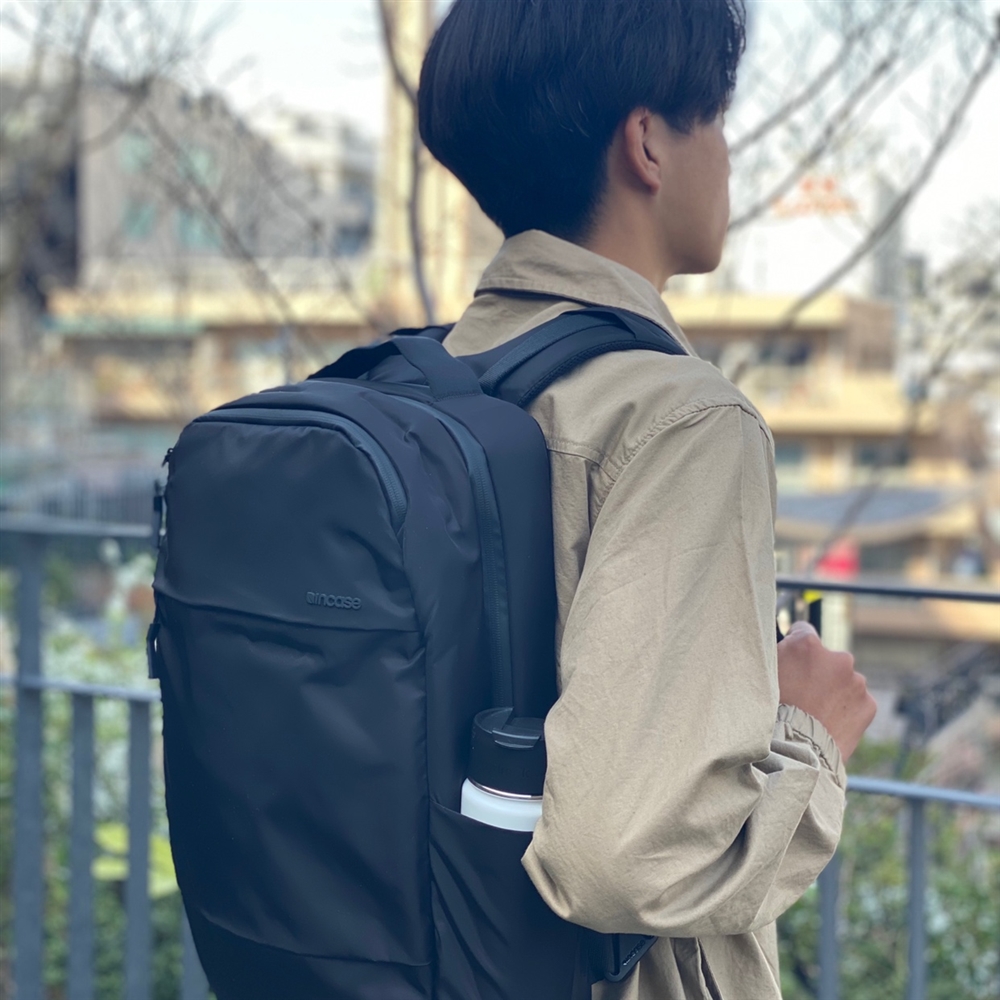 incase City Compact Backpack ブラック